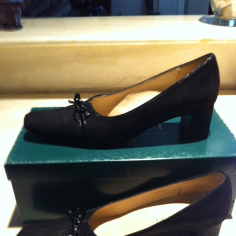 Italian Made AMALFI Black Pumps 7 1/2